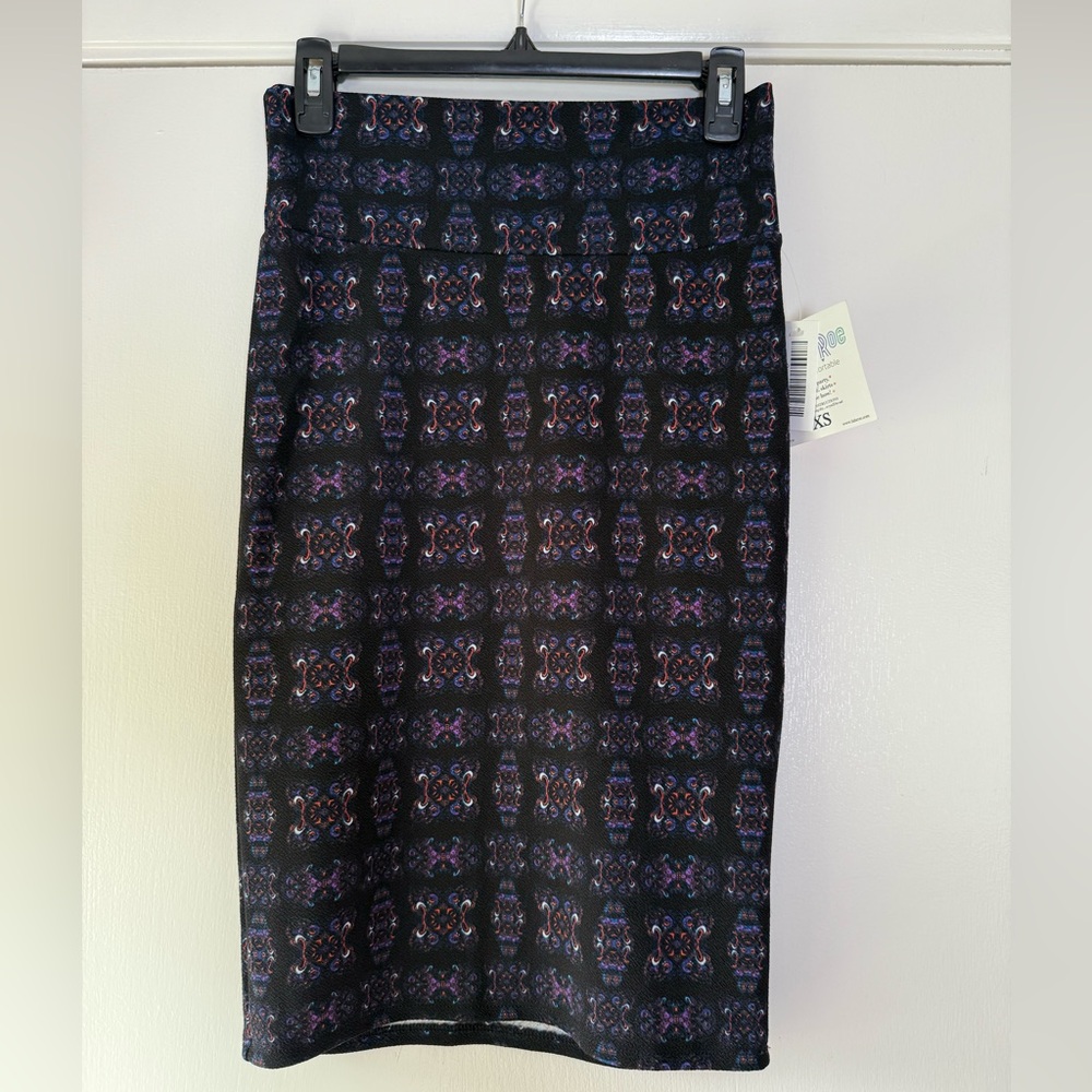 🆕 Lularoe Cassie Pencil Skirt Stretch Black Purple Red White Blue Scroll XS